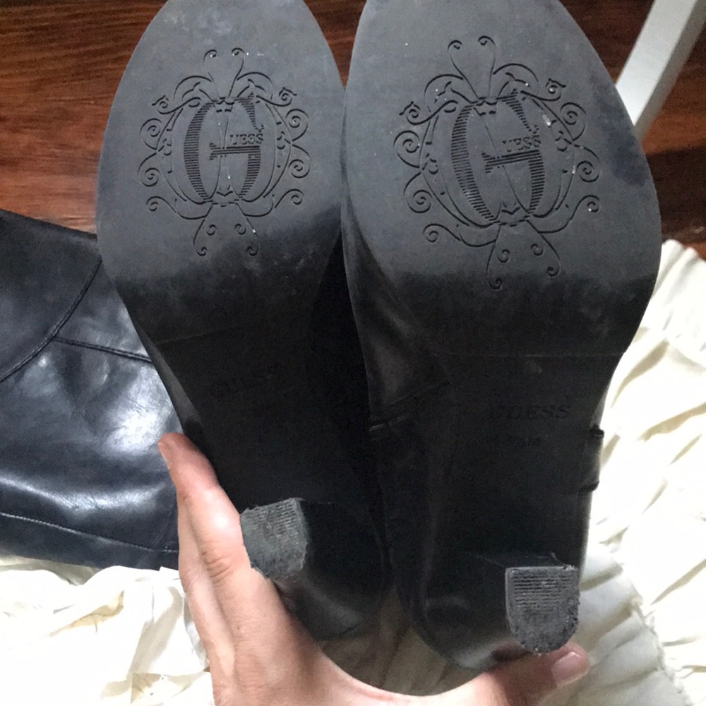 Soft black leather Guess boots 👢 - Picture 4 of 8